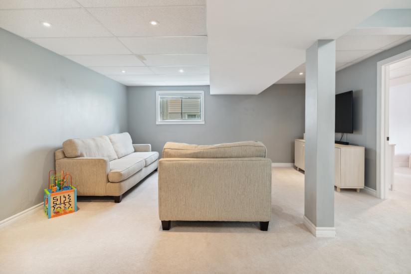 Property listing for 11 Anderson Cres., Smithville, ON