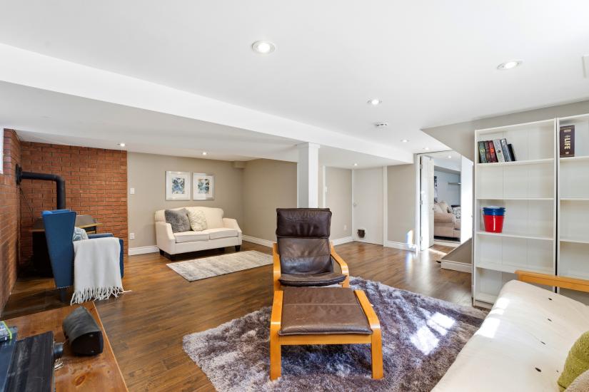 Property listing for 26 Isabel Ave., Hamilton, ON