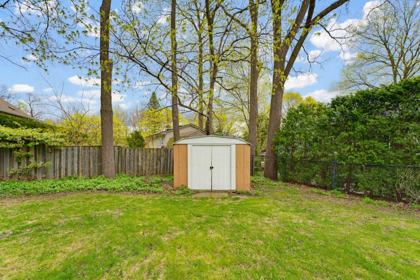 Property listing for 111 Sydenham St., Dundas, ON