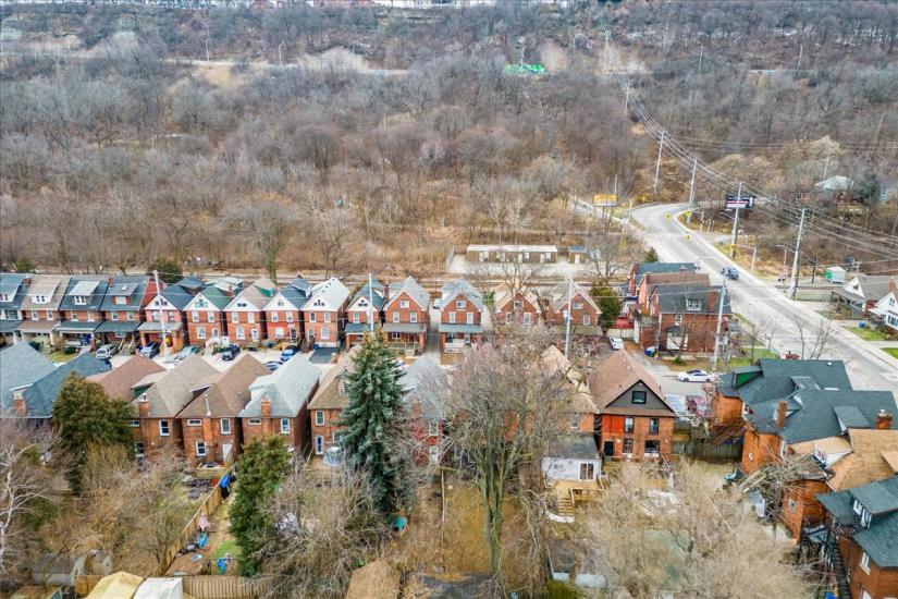 Property listing for 5 Cumberland Ave., Hamilton, ON