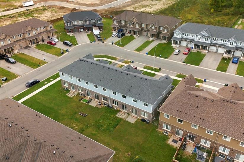 Property listing for 125 Sunflower Pl., Welland, ON