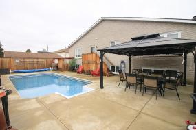 Property listing for 489 Cochrane Rd., Hamilton, ON