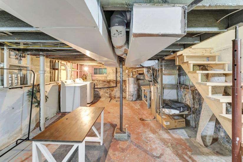 Property listing for 433 Hughson St. N., Hamilton, ON
