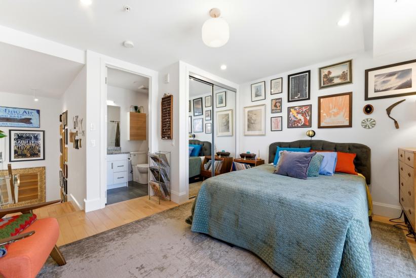 Property listing for #PH4-112 King St. E., Hamilton, ON