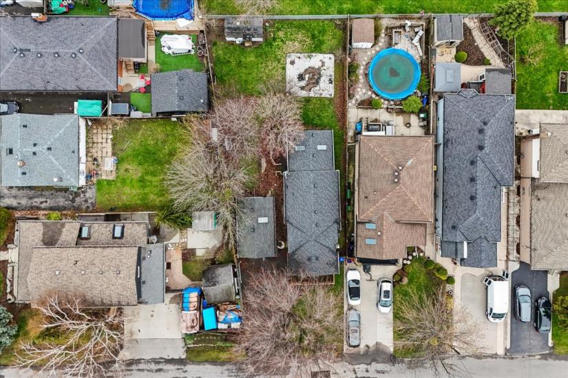 Property listing for 5 Herbert Crt., Stoney Creek, ON