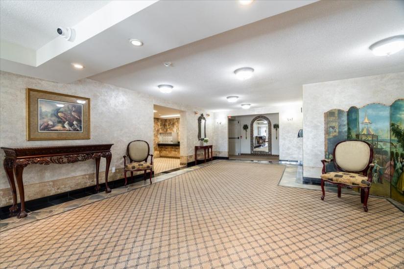 Property listing for #208-990 Golf Links Rd., Ancaster, ON