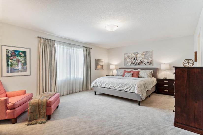 Property listing for 36 Forest Valley Cres., Dundas, ON