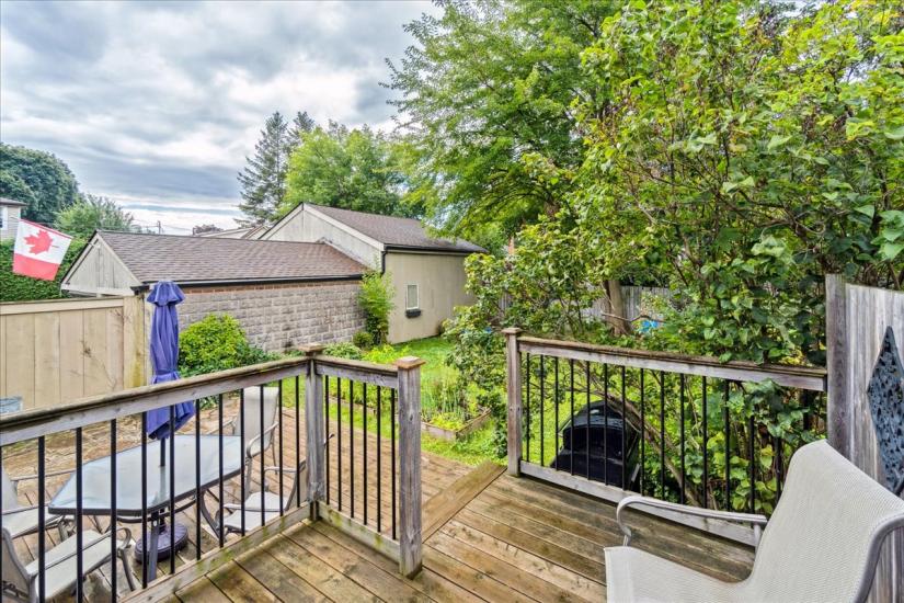 Property listing for 133 Longwood Rd. N., Hamilton, ON