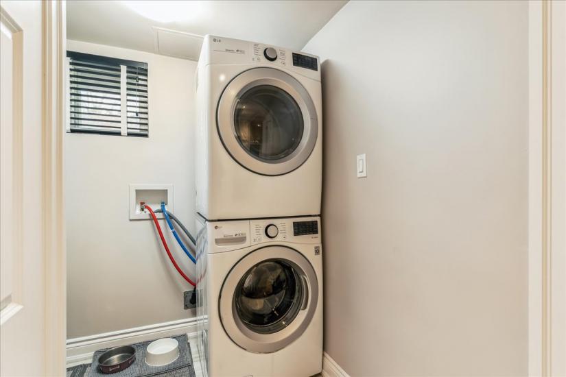 Property listing for 9 Holbrook Rd., Hamilton, ON