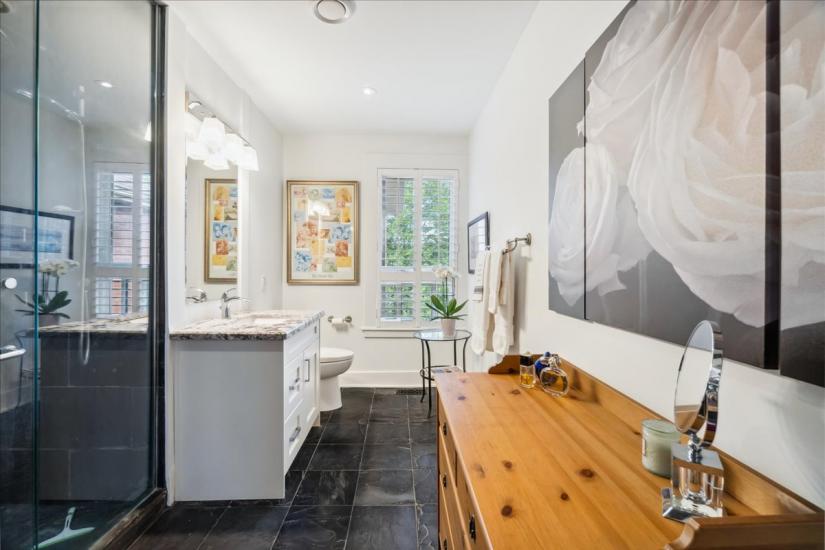 Property listing for 310 Locke St. S., Hamilton, ON