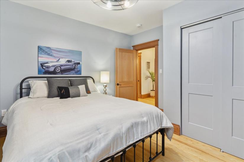 Property listing for 42 Chatham St., Hamilton, ON