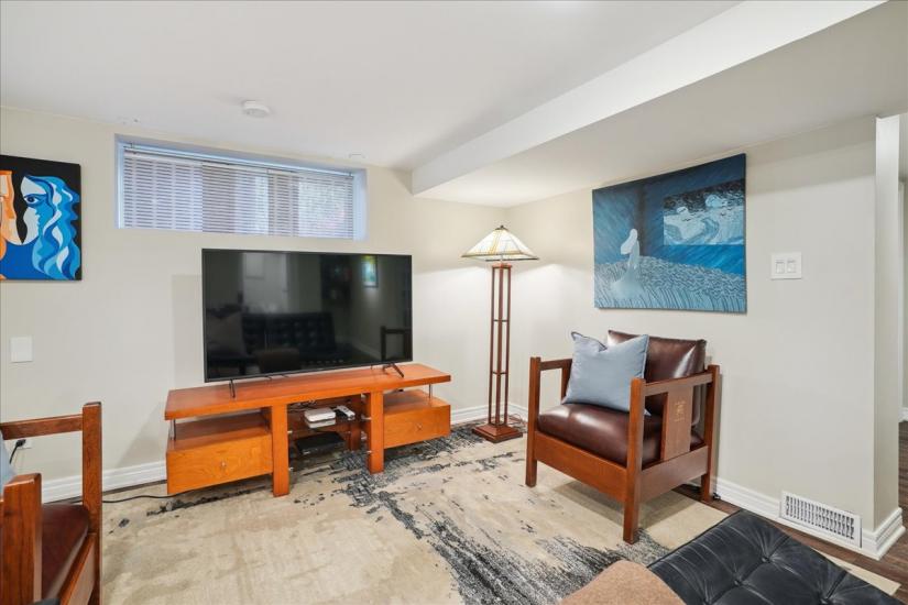 Property listing for 56 Uplands Ave., Hamilton, ON