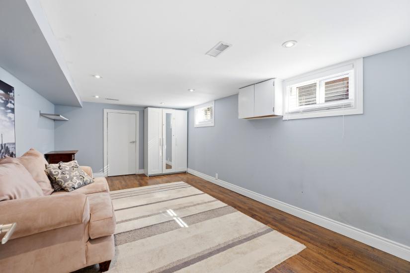 Property listing for 26 Isabel Ave., Hamilton, ON