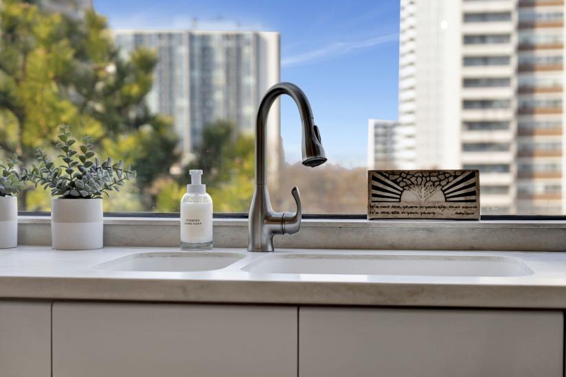 Property listing for #601-28 Duke St., Hamilton, ON