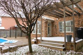 Property listing for 5 Sugarberry Crt., Stoney Creek, ON