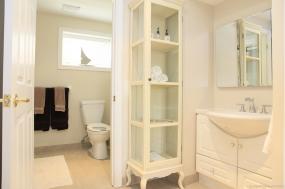 Property listing for 1 Hodge Crt., Dundas, ON