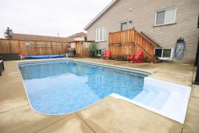 Property listing for 489 Cochrane Rd., Hamilton, ON