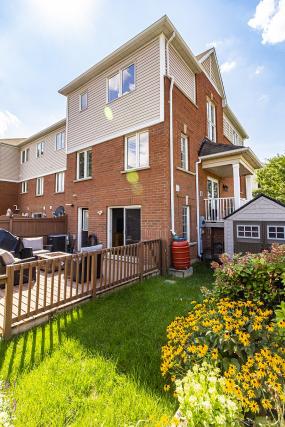 Property listing for #4-7 Sirente Dr., Hamilton, ON