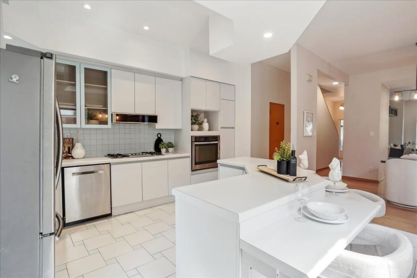 Property listing for 173 Duke St., Hamilton, ON