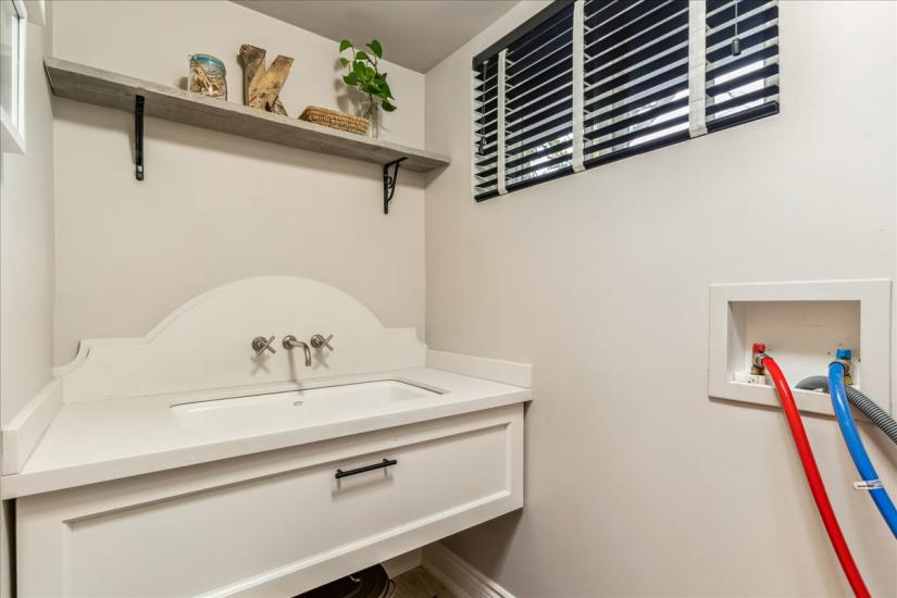 Property listing for 9 Holbrook Rd., Hamilton, ON