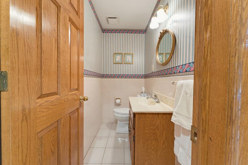 Property listing for 348 Shaver Rd., Ancaster, ON