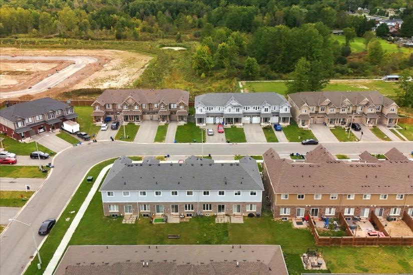 Property listing for 125 Sunflower Pl., Welland, ON