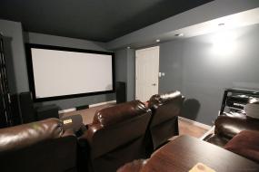 Property listing for 3 Pickard Ave., Ancaster, ON