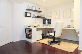 Property listing for 1 Hodge Crt., Dundas, ON