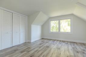 Property listing for 543 Upper Sherman Ave., Hamilton, ON