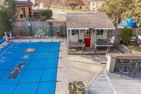 Property listing for 128 York Rd., Dundas, ON