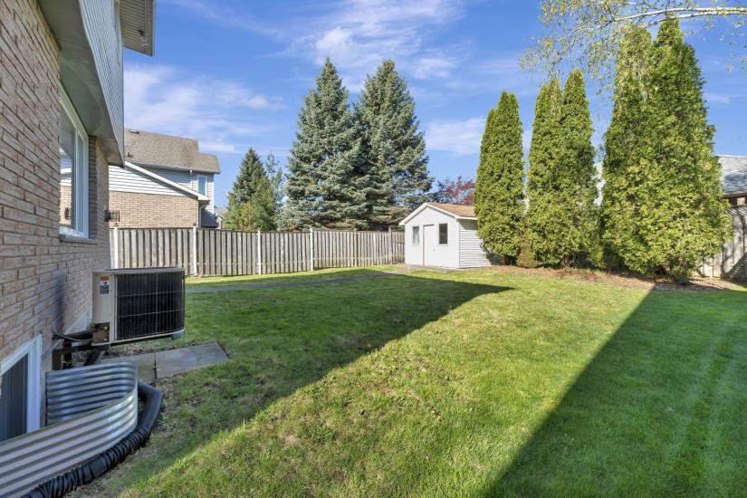 Property listing for 60 Kitty Murray Lane, Ancaster, ON