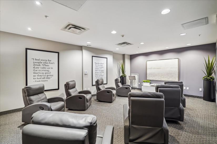 Property listing for #809-81 Robinson St., Hamilton, ON