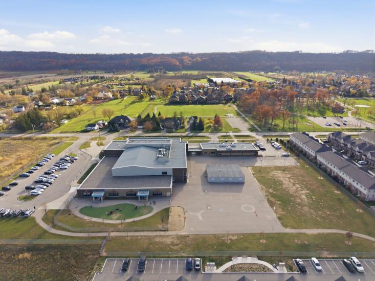 Property listing for 40 Zinfandel Dr. Unit #38, Stoney Creek, ON