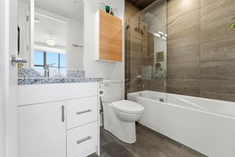 Property listing for #PH4-112 King St. E., Hamilton, ON