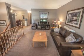 Property listing for 105 Glenhollow Dr., Stoney Creek, ON