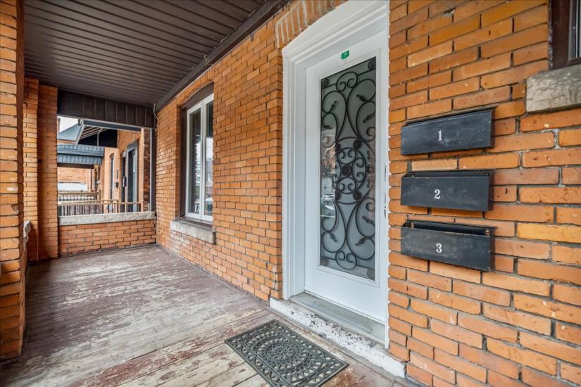 Property listing for 5 Cumberland Ave., Hamilton, ON