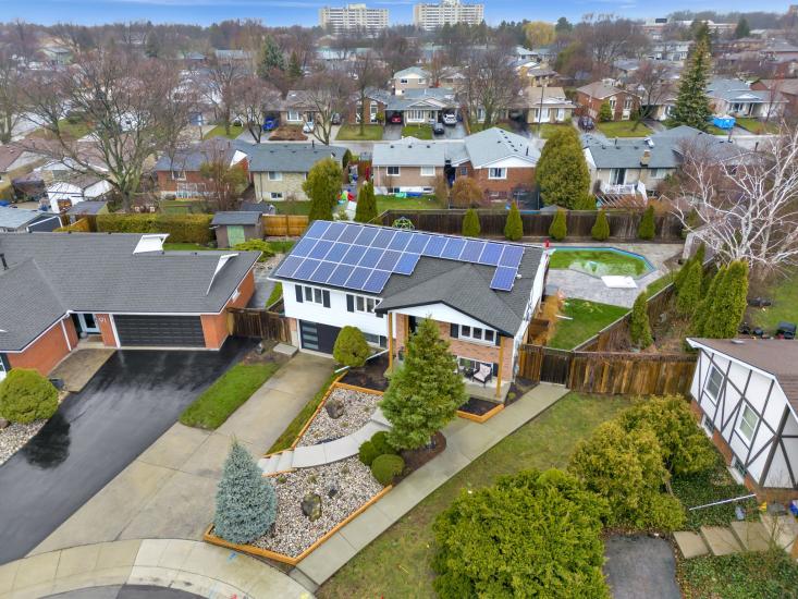 Property listing for 95 Heatherdale Place, Hamilton, ON