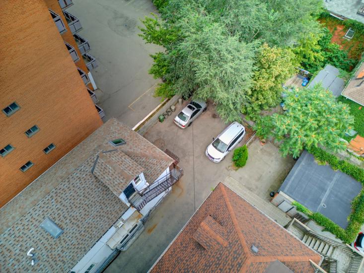 Property listing for 113 Wentworth St. S., Hamilton, ON