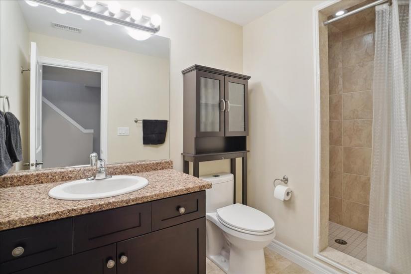 Property listing for 62 Gaddye Lane, Binbrook, ON