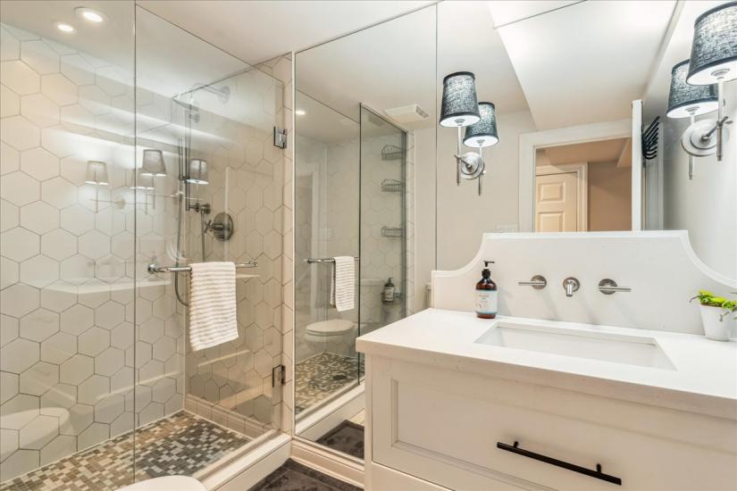 Property listing for 9 Holbrook Rd., Hamilton, ON