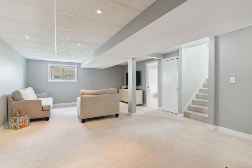 Property listing for 11 Anderson Cres., Smithville, ON