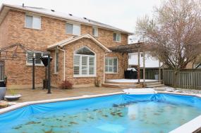 Property listing for 5 Sugarberry Crt., Stoney Creek, ON
