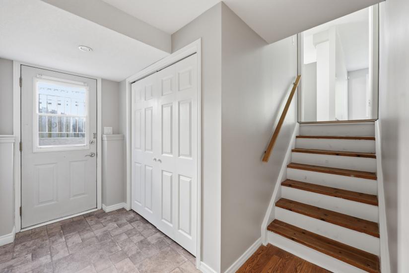 Property listing for 42 Terrace Ave., Welland, ON