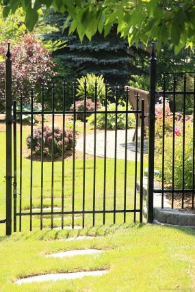 Property listing for 1 Hodge Crt., Dundas, ON