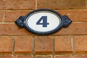 Property listing for #4-7 Sirente Dr., Hamilton, ON