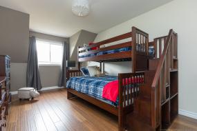 Property listing for 10 Kopperfield Lane, Glancaster, ON