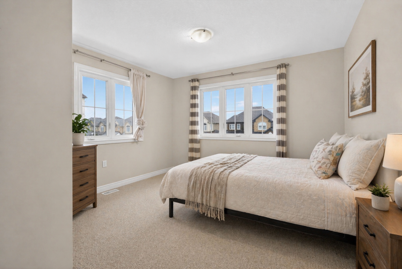 Property listing for 79 Dolomiti Crt., Stoney Creek, ON