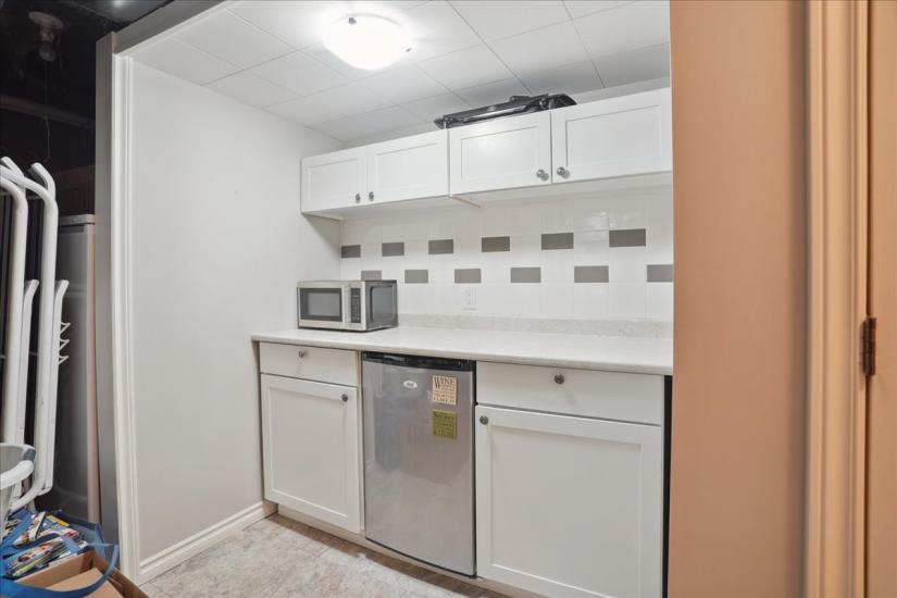 Property listing for 62 Gaddye Lane, Binbrook, ON