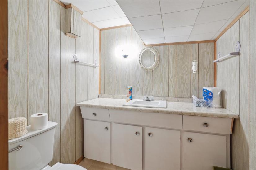 Property listing for 16 Greenwood St., Hamilton, ON