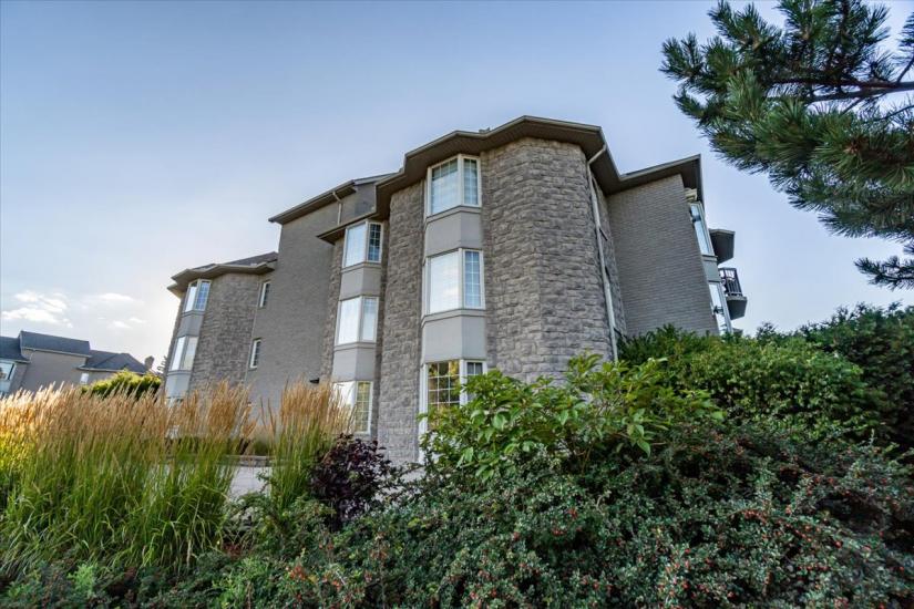 Property listing for #208-990 Golf Links Rd., Ancaster, ON